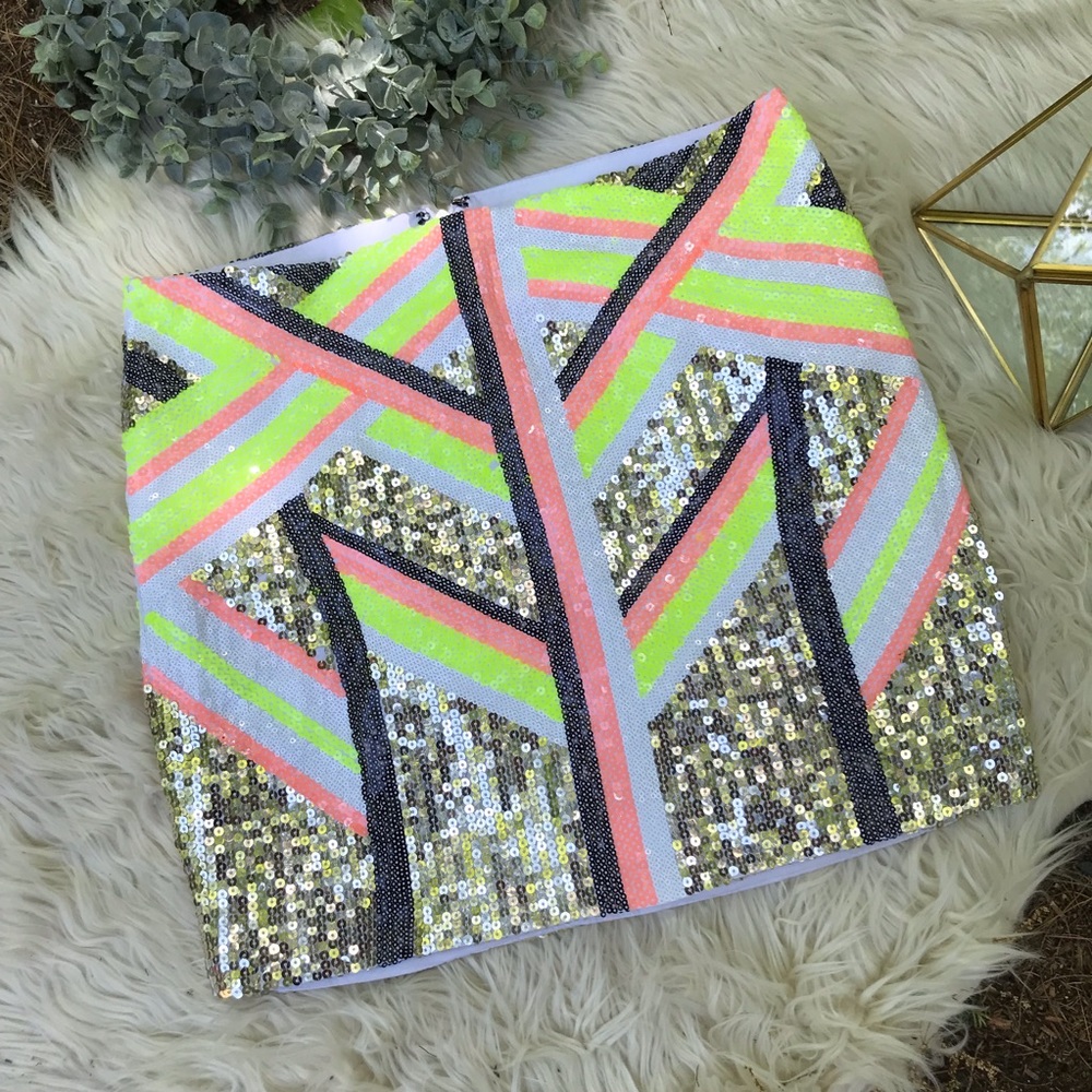 BEBE SEQUIN MINI SKIRT SIZE XS